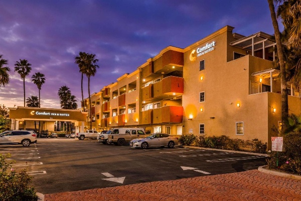 Comfort Inn & Suites Huntington Beach Main image
